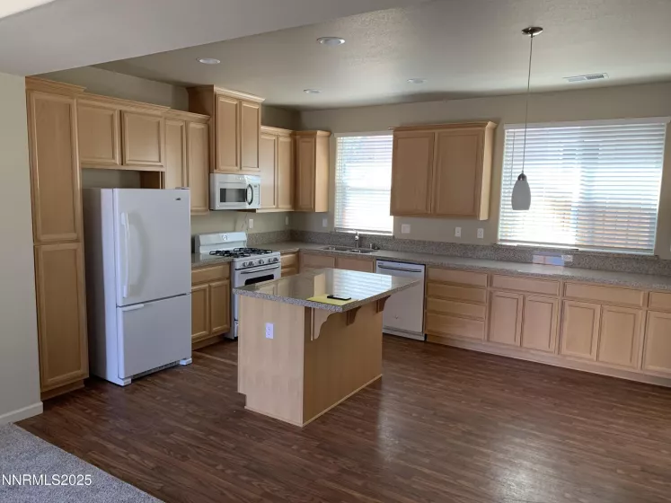 6767 Russian Thistle, Sparks, Nevada 89436, 2 Bedrooms Bedrooms, ,2 BathroomsBathrooms,Residential,Residential,Russian Thistle,250055997