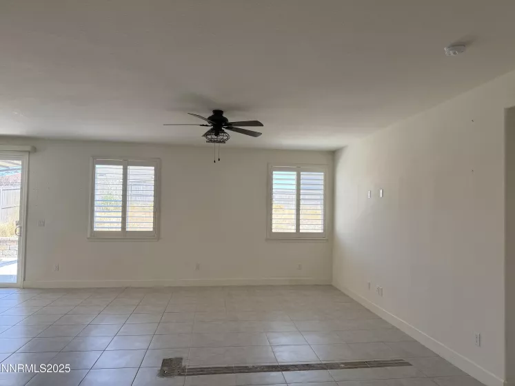 2230 Long Island, Sparks, Nevada 89436, 4 Bedrooms Bedrooms, ,2 BathroomsBathrooms,Residential,Residential,Long Island,250056008