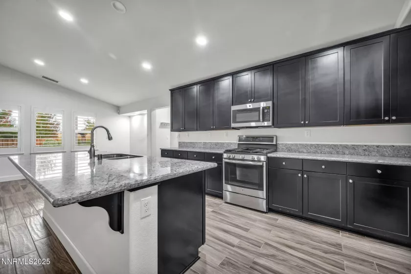 7423 Comet, Sparks, Nevada 89436, 4 Bedrooms Bedrooms, ,3 BathroomsBathrooms,Residential,Residential,Comet,250056010