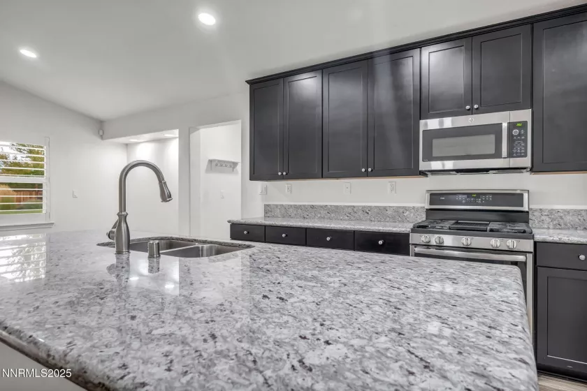 7423 Comet, Sparks, Nevada 89436, 4 Bedrooms Bedrooms, ,3 BathroomsBathrooms,Residential,Residential,Comet,250056010