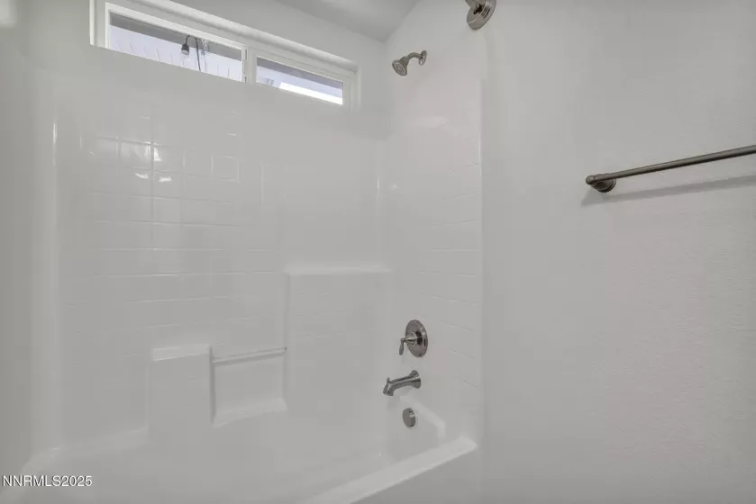 7423 Comet, Sparks, Nevada 89436, 4 Bedrooms Bedrooms, ,3 BathroomsBathrooms,Residential,Residential,Comet,250056010