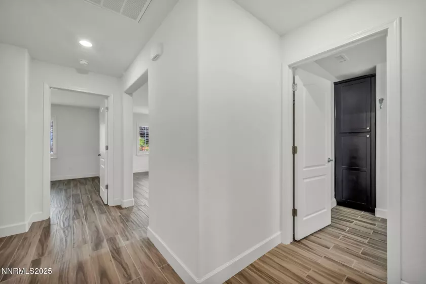 7423 Comet, Sparks, Nevada 89436, 4 Bedrooms Bedrooms, ,3 BathroomsBathrooms,Residential,Residential,Comet,250056010
