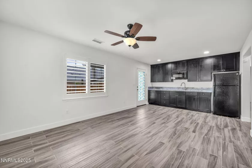 7423 Comet, Sparks, Nevada 89436, 4 Bedrooms Bedrooms, ,3 BathroomsBathrooms,Residential,Residential,Comet,250056010