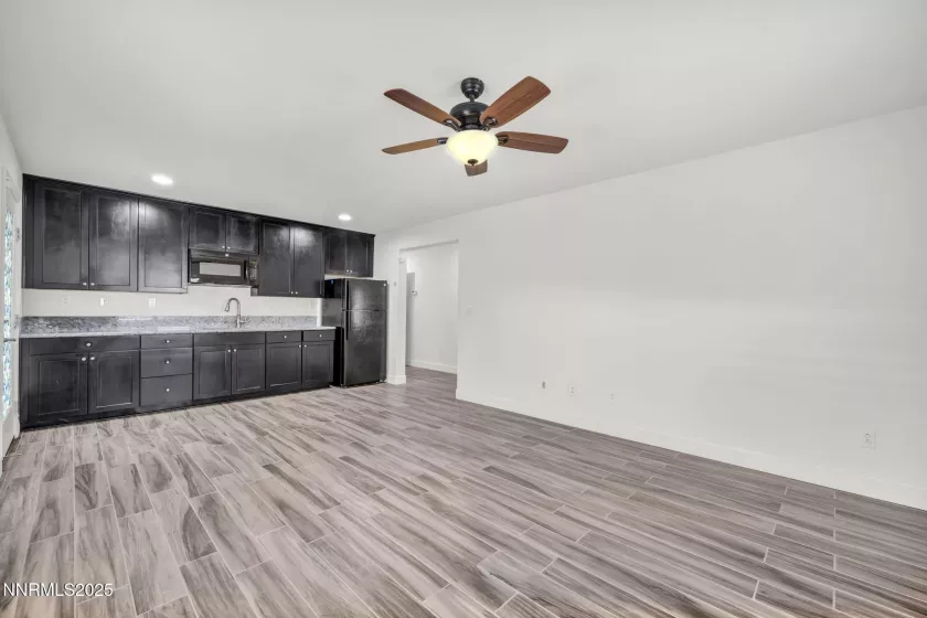 7423 Comet, Sparks, Nevada 89436, 4 Bedrooms Bedrooms, ,3 BathroomsBathrooms,Residential,Residential,Comet,250056010