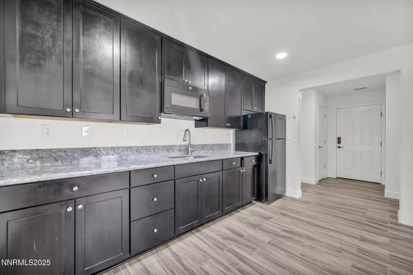 7423 Comet, Sparks, Nevada 89436, 4 Bedrooms Bedrooms, ,3 BathroomsBathrooms,Residential,Residential,Comet,250056010