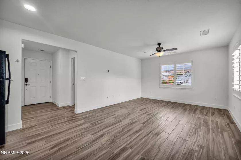 7423 Comet, Sparks, Nevada 89436, 4 Bedrooms Bedrooms, ,3 BathroomsBathrooms,Residential,Residential,Comet,250056010