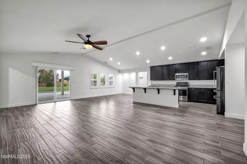 7423 Comet, Sparks, Nevada 89436, 4 Bedrooms Bedrooms, ,3 BathroomsBathrooms,Residential,Residential,Comet,250056010