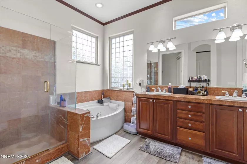 9900 Wilbur May, Reno, Nevada 89521, 2 Bedrooms Bedrooms, ,2 BathroomsBathrooms,Residential,Residential,Wilbur May,250056011