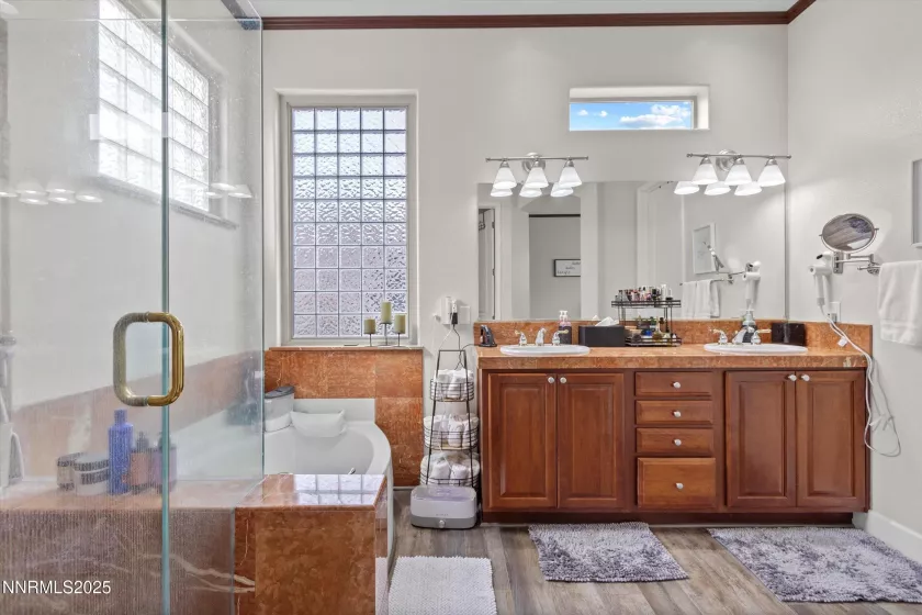 9900 Wilbur May, Reno, Nevada 89521, 2 Bedrooms Bedrooms, ,2 BathroomsBathrooms,Residential,Residential,Wilbur May,250056011