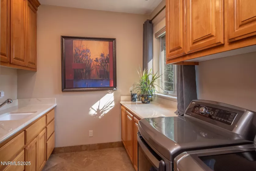 4905 Mountainshyre, Reno, Nevada 89519, 5 Bedrooms Bedrooms, ,4 BathroomsBathrooms,Residential,Residential,Mountainshyre,250056017