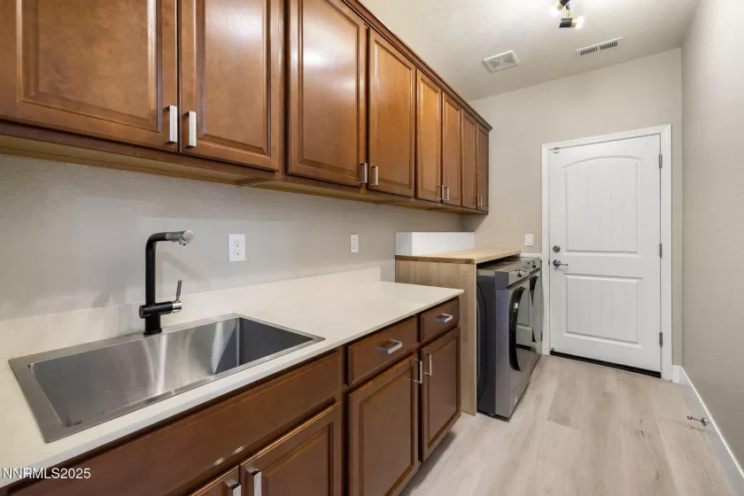 1120 University Park, Reno, Nevada 89512, 5 Bedrooms Bedrooms, ,4 BathroomsBathrooms,Residential,Residential,University Park,250056030