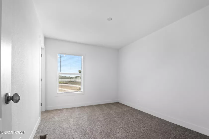 7565 Springfield, Silver Springs, Nevada 89429, 3 Bedrooms Bedrooms, ,2 BathroomsBathrooms,Residential,Residential,Springfield,250056055