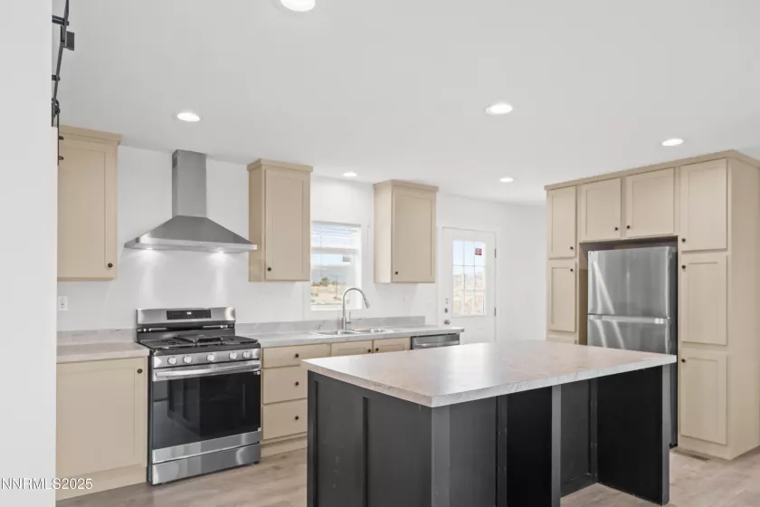 7565 Springfield, Silver Springs, Nevada 89429, 3 Bedrooms Bedrooms, ,2 BathroomsBathrooms,Residential,Residential,Springfield,250056055