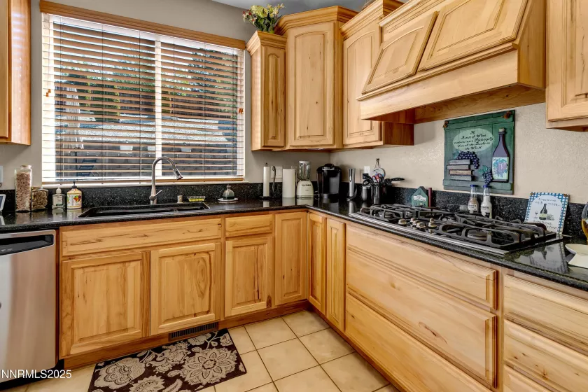 6131 Mia Vista, Reno, Nevada 89502, 4 Bedrooms Bedrooms, ,2 BathroomsBathrooms,Residential,Residential,Mia Vista,250056063