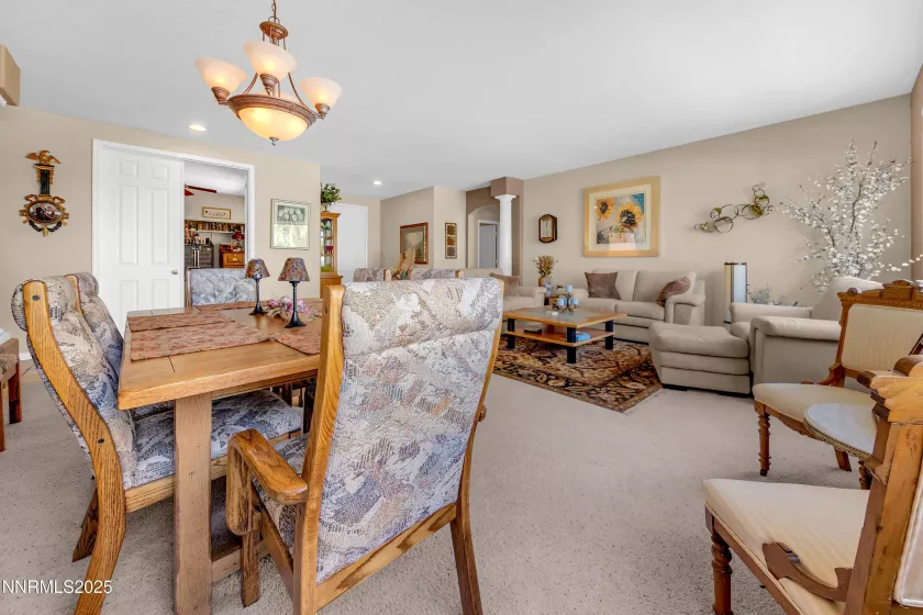 6131 Mia Vista, Reno, Nevada 89502, 4 Bedrooms Bedrooms, ,2 BathroomsBathrooms,Residential,Residential,Mia Vista,250056063