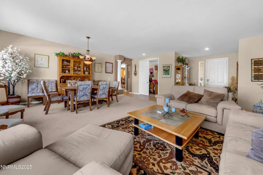 6131 Mia Vista, Reno, Nevada 89502, 4 Bedrooms Bedrooms, ,2 BathroomsBathrooms,Residential,Residential,Mia Vista,250056063