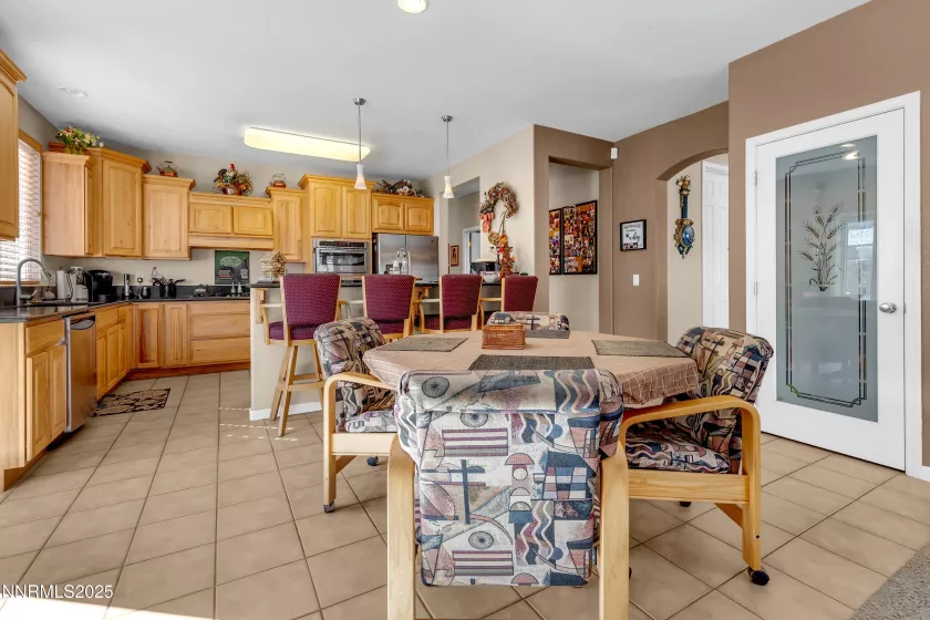 6131 Mia Vista, Reno, Nevada 89502, 4 Bedrooms Bedrooms, ,2 BathroomsBathrooms,Residential,Residential,Mia Vista,250056063