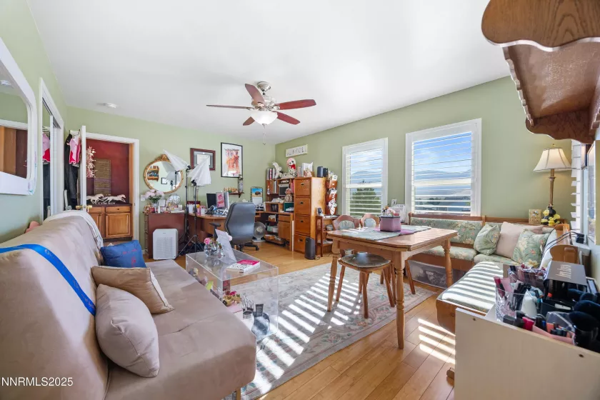 1037 Sunburst, Reno, Nevada 89509, 4 Bedrooms Bedrooms, ,4 BathroomsBathrooms,Residential,Residential,Sunburst,250056067