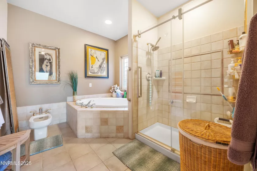 1037 Sunburst, Reno, Nevada 89509, 4 Bedrooms Bedrooms, ,4 BathroomsBathrooms,Residential,Residential,Sunburst,250056067