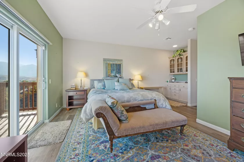 1037 Sunburst, Reno, Nevada 89509, 4 Bedrooms Bedrooms, ,4 BathroomsBathrooms,Residential,Residential,Sunburst,250056067