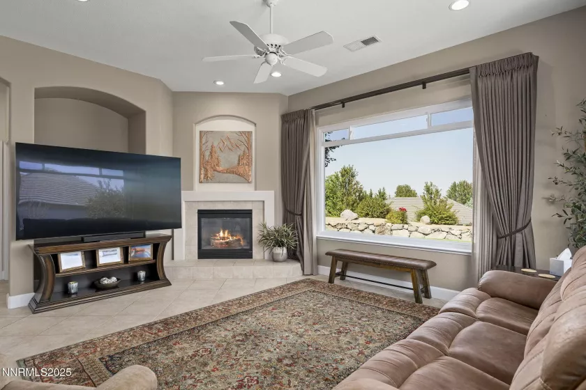 217 Snow Creek, Reno, Nevada 89511, 4 Bedrooms Bedrooms, ,3 BathroomsBathrooms,Residential,Residential,Snow Creek,250056073