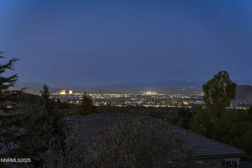 217 Snow Creek, Reno, Nevada 89511, 4 Bedrooms Bedrooms, ,3 BathroomsBathrooms,Residential,Residential,Snow Creek,250056073