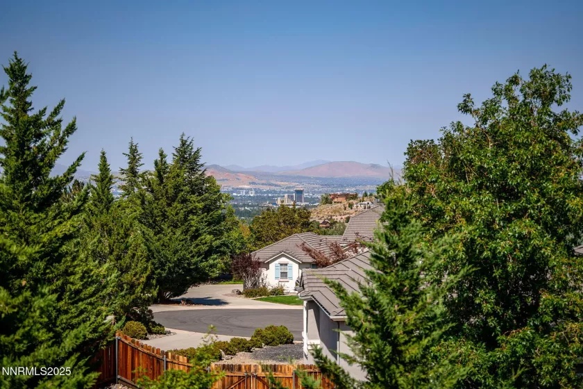 217 Snow Creek, Reno, Nevada 89511, 4 Bedrooms Bedrooms, ,3 BathroomsBathrooms,Residential,Residential,Snow Creek,250056073