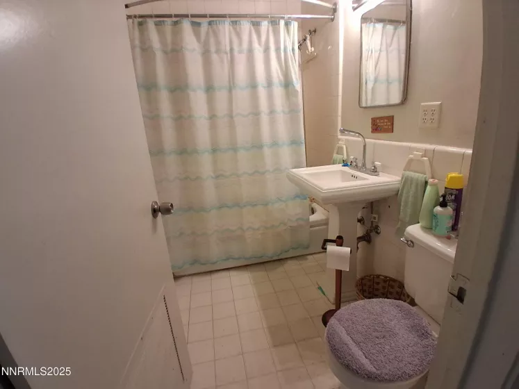 13631 Mount Rainier, Reno, Nevada 89506, 3 Bedrooms Bedrooms, ,1 BathroomBathrooms,Residential,Residential,Mount Rainier,250056090