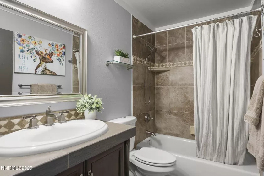 989 Tahoe, Incline Village, Nevada 89451, 4 Bedrooms Bedrooms, ,2 BathroomsBathrooms,Residential,Residential,Tahoe,250056096