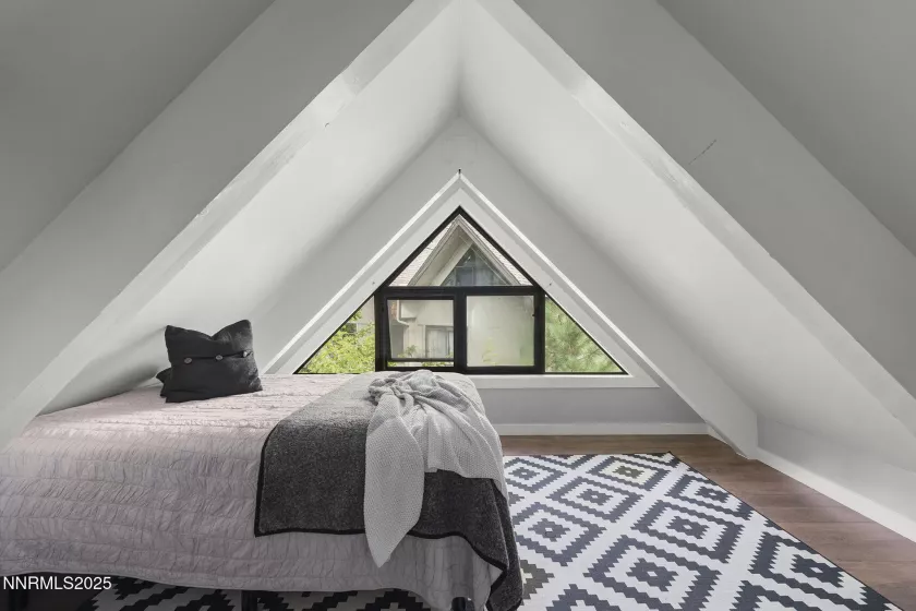 989 Tahoe, Incline Village, Nevada 89451, 4 Bedrooms Bedrooms, ,2 BathroomsBathrooms,Residential,Residential,Tahoe,250056096