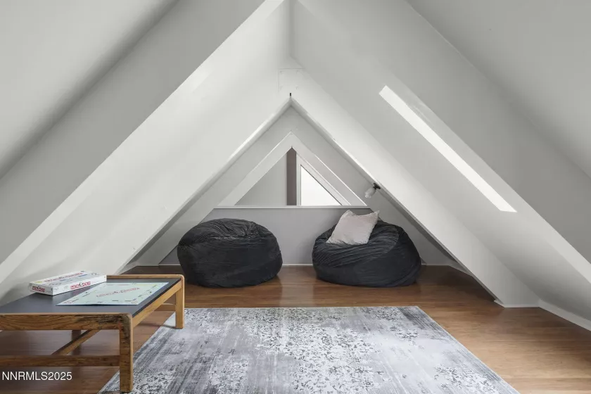 989 Tahoe, Incline Village, Nevada 89451, 4 Bedrooms Bedrooms, ,2 BathroomsBathrooms,Residential,Residential,Tahoe,250056096