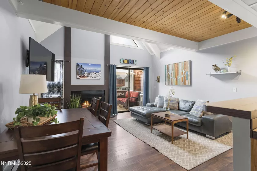 989 Tahoe, Incline Village, Nevada 89451, 4 Bedrooms Bedrooms, ,2 BathroomsBathrooms,Residential,Residential,Tahoe,250056096