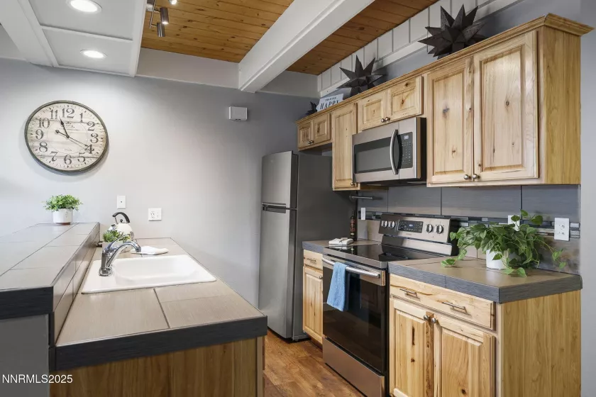 989 Tahoe, Incline Village, Nevada 89451, 4 Bedrooms Bedrooms, ,2 BathroomsBathrooms,Residential,Residential,Tahoe,250056096