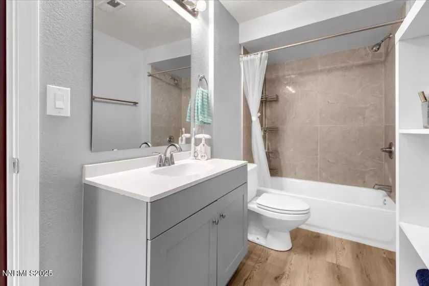 7290 Pah Rah, Sparks, Nevada 89436, 4 Bedrooms Bedrooms, ,3 BathroomsBathrooms,Residential,Residential,Pah Rah,250056104