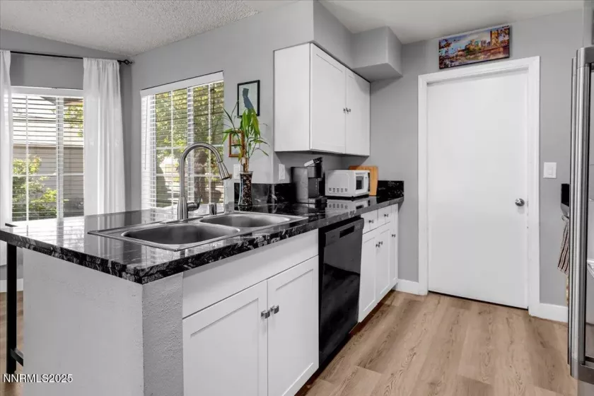 7290 Pah Rah, Sparks, Nevada 89436, 4 Bedrooms Bedrooms, ,3 BathroomsBathrooms,Residential,Residential,Pah Rah,250056104