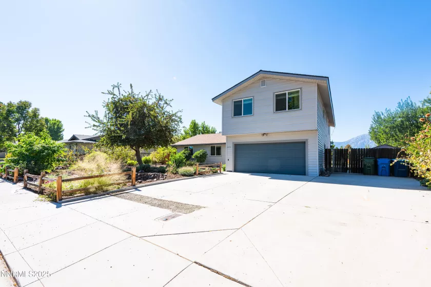 1494 Hussman, Gardnerville, Nevada 89410, 5 Bedrooms Bedrooms, ,3 BathroomsBathrooms,Residential,Residential,Hussman,250056116