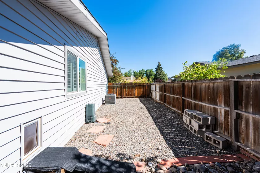 1494 Hussman, Gardnerville, Nevada 89410, 5 Bedrooms Bedrooms, ,3 BathroomsBathrooms,Residential,Residential,Hussman,250056116