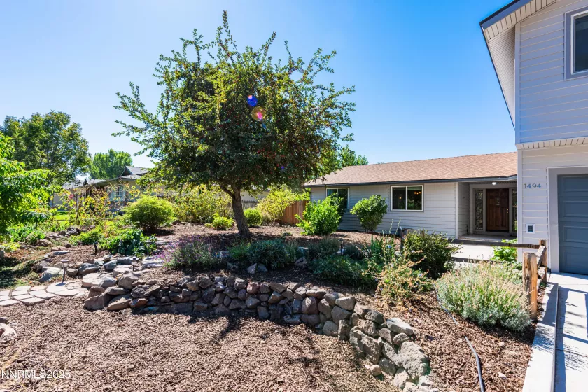 1494 Hussman, Gardnerville, Nevada 89410, 5 Bedrooms Bedrooms, ,3 BathroomsBathrooms,Residential,Residential,Hussman,250056116