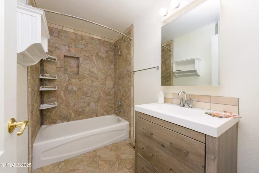 1494 Hussman, Gardnerville, Nevada 89410, 5 Bedrooms Bedrooms, ,3 BathroomsBathrooms,Residential,Residential,Hussman,250056116