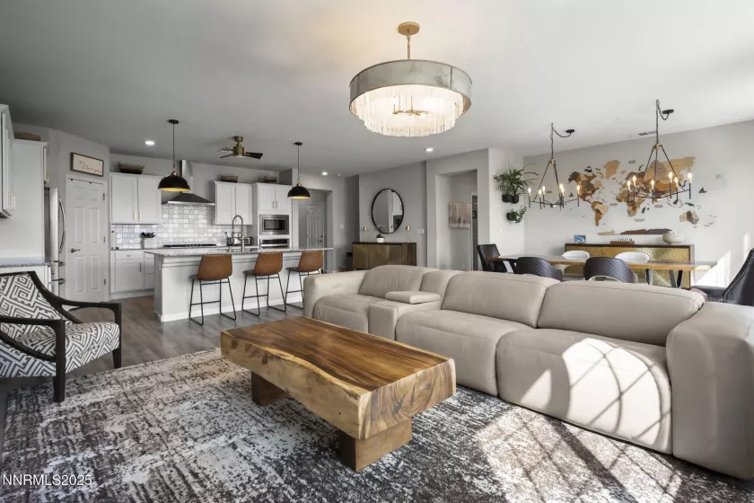 14242 Tuscan Sun, Reno, Nevada 89511, 4 Bedrooms Bedrooms, ,3 BathroomsBathrooms,Residential,Residential,Tuscan Sun,250056121