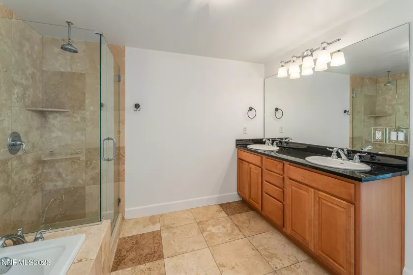 50 Sierra, Reno, Nevada 89501, 2 Bedrooms Bedrooms, ,2 BathroomsBathrooms,Residential,Residential,Sierra,250056123