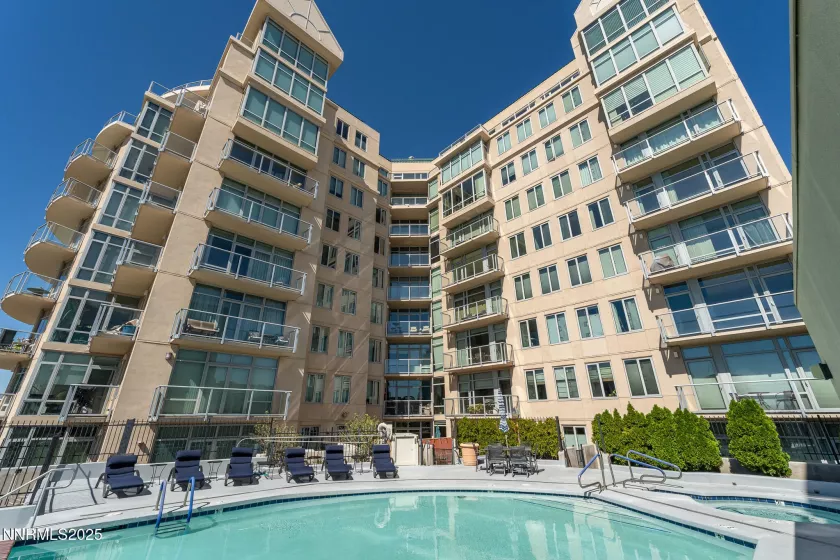 50 Sierra, Reno, Nevada 89501, 2 Bedrooms Bedrooms, ,2 BathroomsBathrooms,Residential,Residential,Sierra,250056123