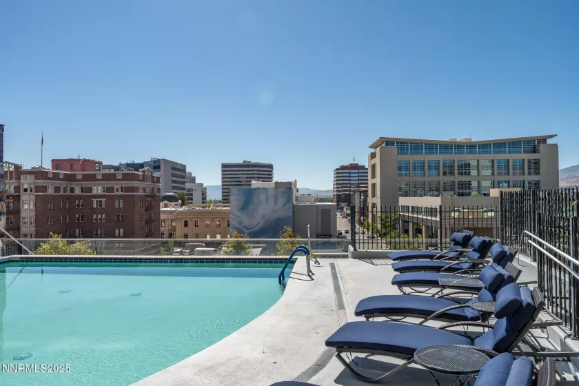 50 Sierra, Reno, Nevada 89501, 2 Bedrooms Bedrooms, ,2 BathroomsBathrooms,Residential,Residential,Sierra,250056123