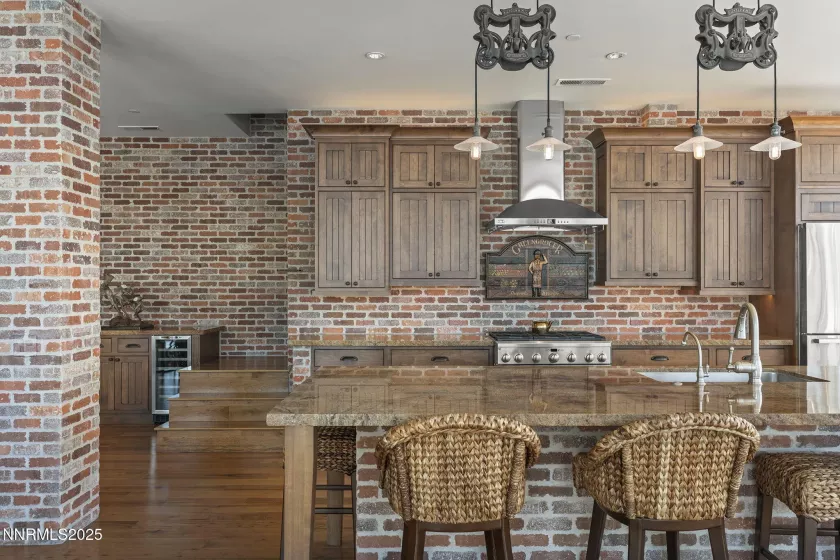 255 Sierra, Reno, Nevada 89501, 2 Bedrooms Bedrooms, ,3 BathroomsBathrooms,Residential,Residential,Sierra,250056131