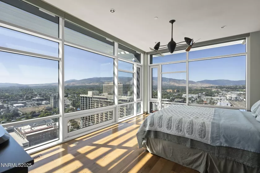 255 Sierra, Reno, Nevada 89501, 2 Bedrooms Bedrooms, ,3 BathroomsBathrooms,Residential,Residential,Sierra,250056131