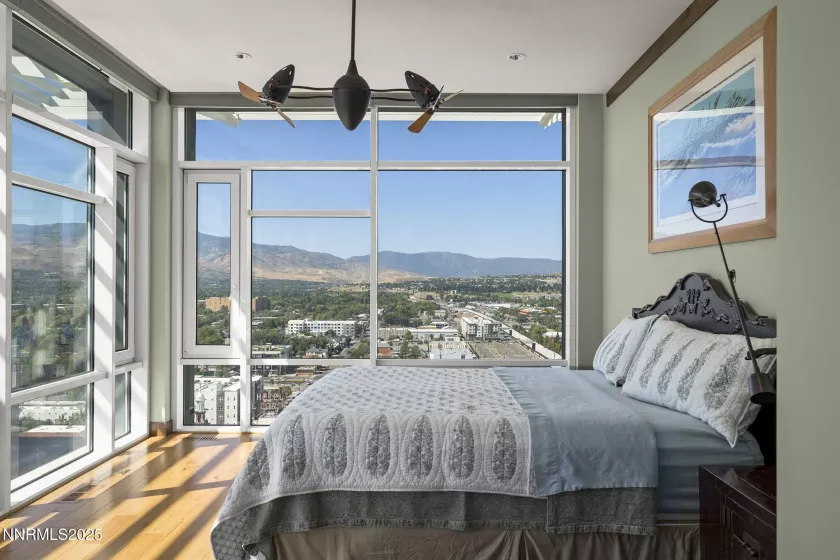 255 Sierra, Reno, Nevada 89501, 2 Bedrooms Bedrooms, ,3 BathroomsBathrooms,Residential,Residential,Sierra,250056131