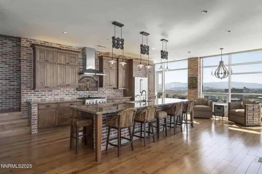 255 Sierra, Reno, Nevada 89501, 2 Bedrooms Bedrooms, ,3 BathroomsBathrooms,Residential,Residential,Sierra,250056131