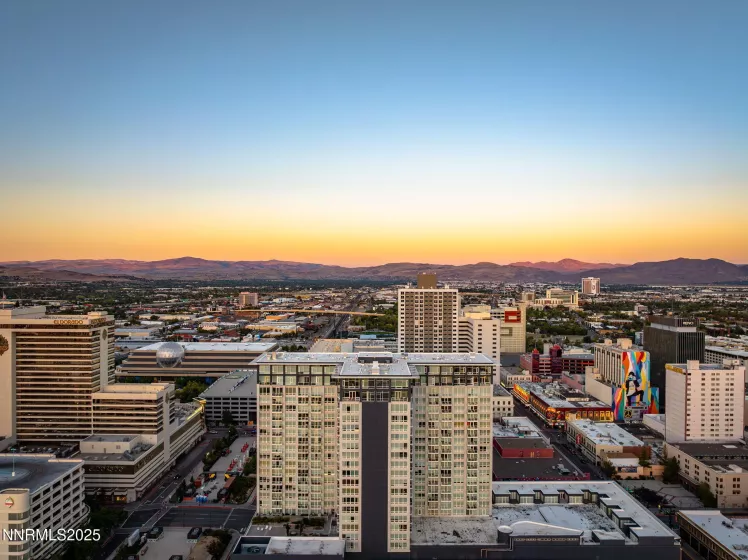 255 Sierra, Reno, Nevada 89501, 2 Bedrooms Bedrooms, ,3 BathroomsBathrooms,Residential,Residential,Sierra,250056131