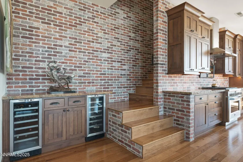 255 Sierra, Reno, Nevada 89501, 2 Bedrooms Bedrooms, ,3 BathroomsBathrooms,Residential,Residential,Sierra,250056131