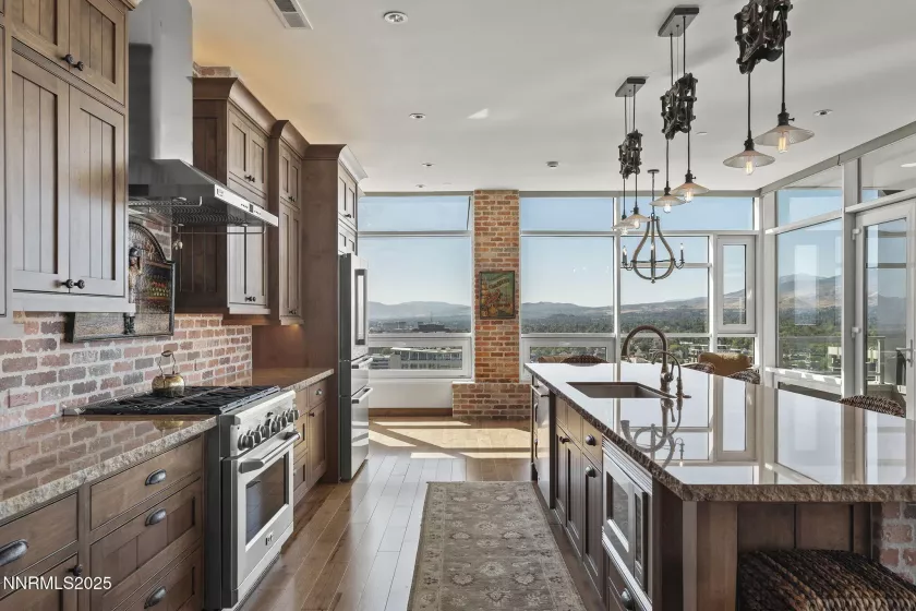 255 Sierra, Reno, Nevada 89501, 2 Bedrooms Bedrooms, ,3 BathroomsBathrooms,Residential,Residential,Sierra,250056131